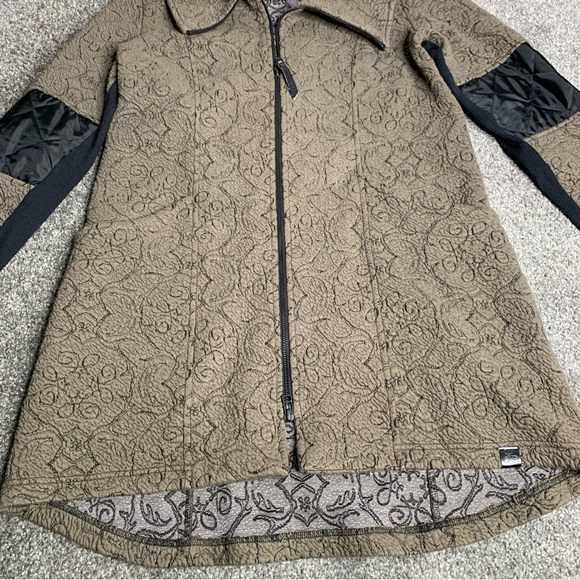 Tonia Debellis green 3d longline jacket - Picture 5 of 10